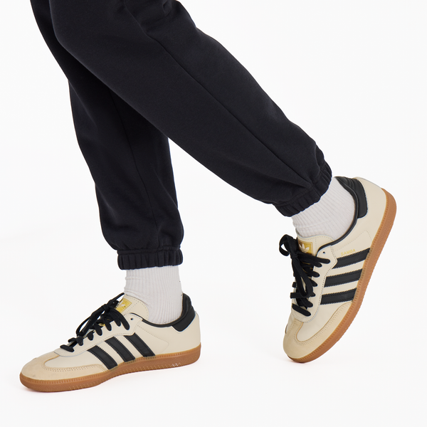 Women's Good Vibes Fleece Jogger - True Black - Life is Good Westport, Canada