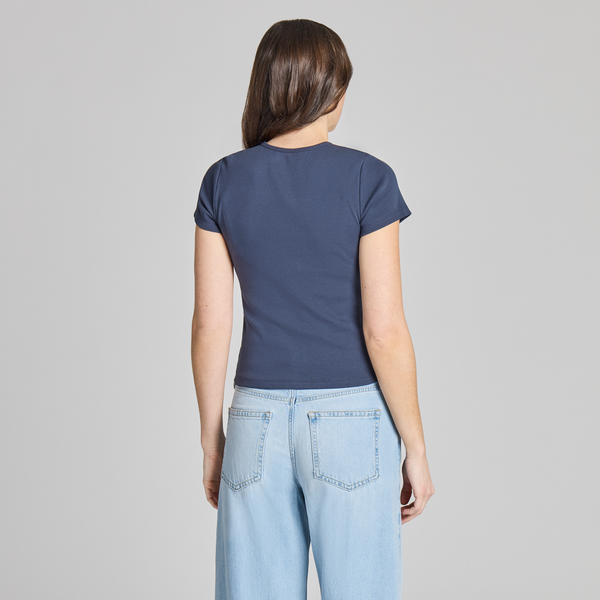 Women's Fitted Ribbed Tee - Lily Frame
